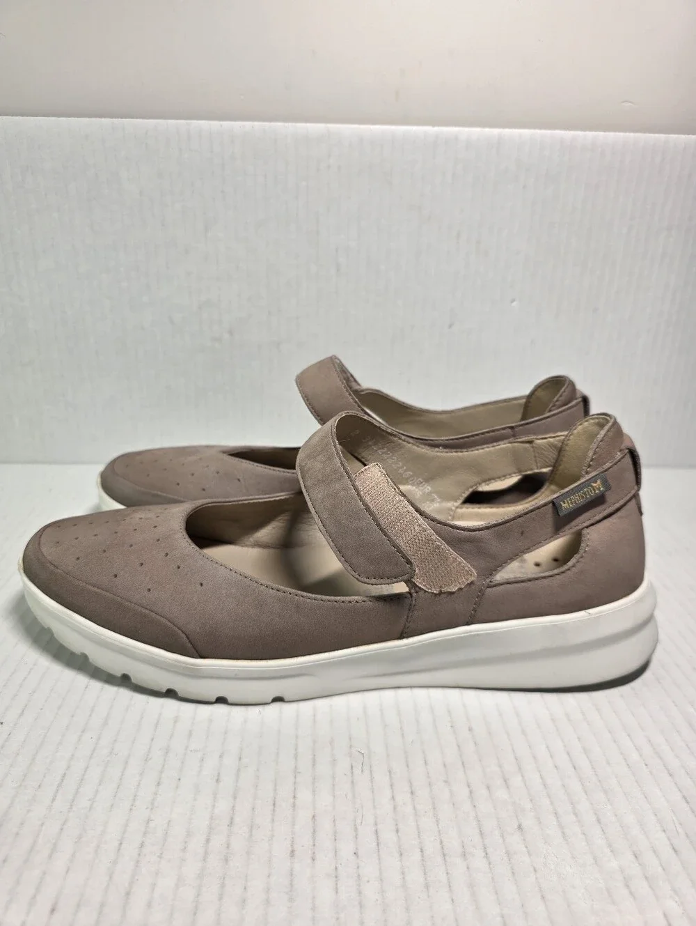 Mephisto Marsia Light Taupe Sneakers SIZE 10
